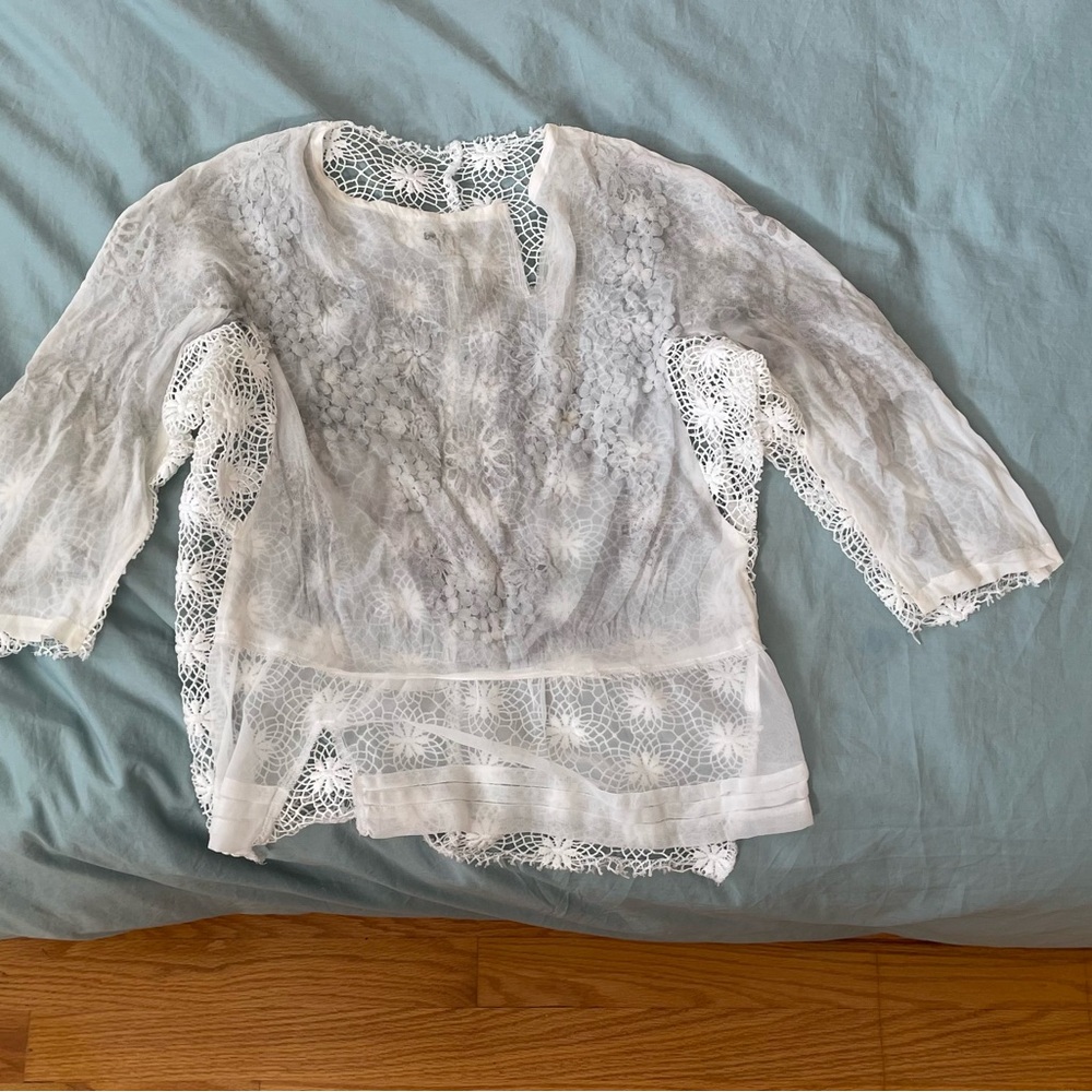 Comme Des Garçons Lace Flower White Cropped Blouse